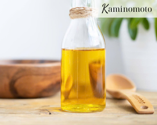 Ủ tóc với dầu hạt đàn hương trắng 