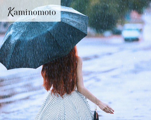 Mái tóc dính nước mưa 